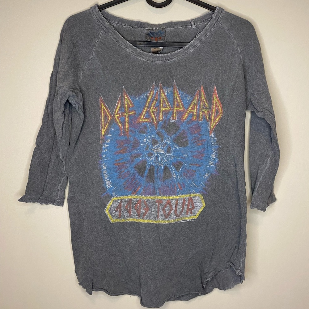 Junk food Def Leppard band tee